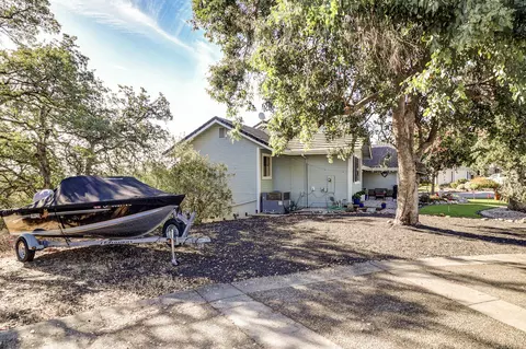 Exterior - 4207 Frances Dr, Redding, CA 96001 photo 10 of 18