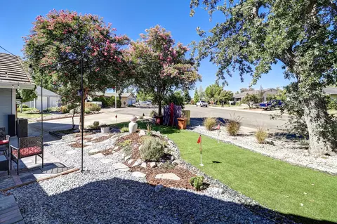 Exterior - 4207 Frances Dr, Redding, CA 96001 photo 5 of 18