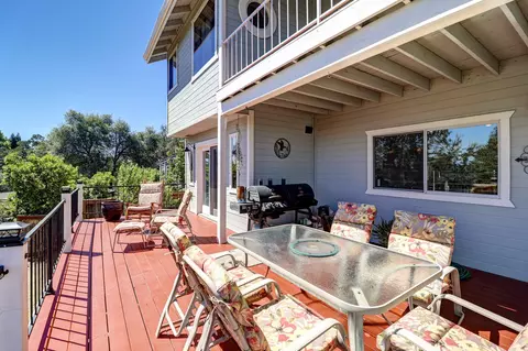 Exterior - 4207 Frances Dr, Redding, CA 96001 photo 11 of 18