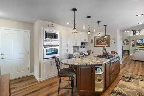 Kitchen - 4207 Frances Dr, Redding, CA 96001 photo 5 of 6
