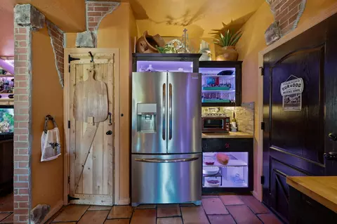 Kitchen - 789 Doral Trl, Redding, CA 96003 photo 5 of 5
