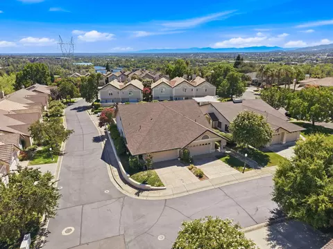 View/Area - 789 Doral Trl, Redding, CA 96003 photo 3 of 5