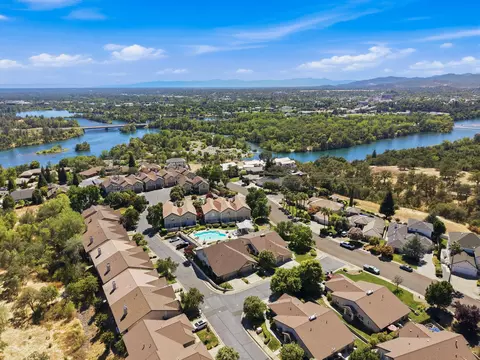 View/Area - 789 Doral Trl, Redding, CA 96003 photo 4 of 5