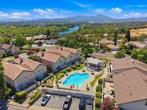 View/Area - 789 Doral Trl, Redding, CA 96003 photo 1 of 5