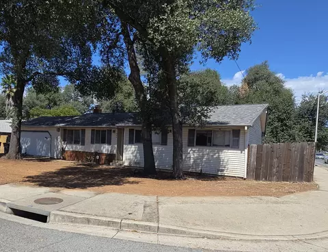 Exterior - 984 Camino, Redding, CA 96002 photo 11 of 11