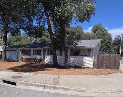 Exterior - 984 Camino, Redding, CA 96002 photo 10 of 11