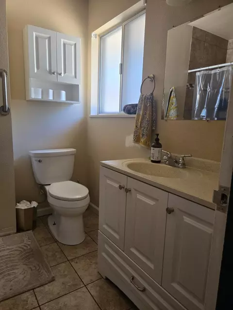 Bath - 984 Camino, Redding, CA 96002 photo 2 of 2