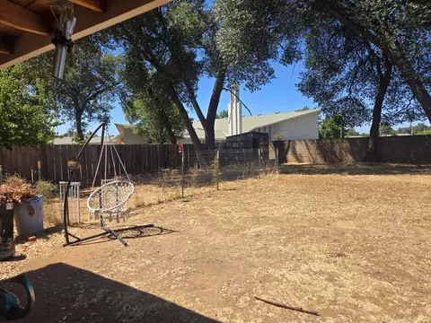 Exterior - 984 Camino, Redding, CA 96002 photo 4 of 6