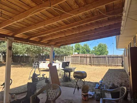 Exterior - 984 Camino, Redding, CA 96002 photo 3 of 6