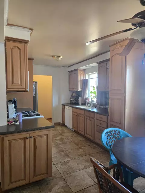 Kitchen - 984 Camino, Redding, CA 96002 photo 1 of 1