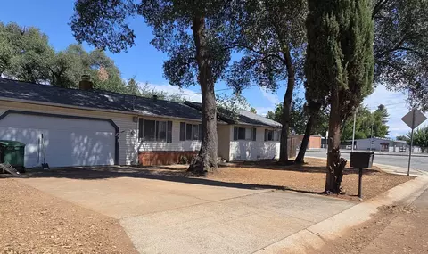 Exterior - 984 Camino, Redding, CA 96002 photo 9 of 11