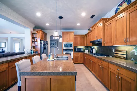 2323 Tradition Way, Redding, CA 96001 photo 5