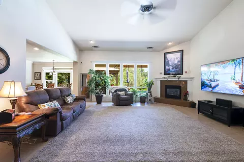 2323 Tradition Way, Redding, CA 96001 photo 2