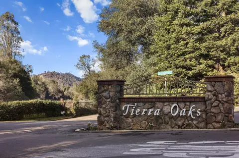 19506 San Vincente Dr, Redding, CA 96003