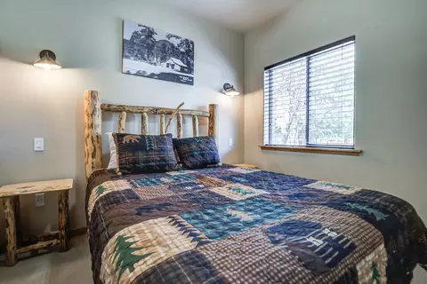 Bedroom - 13255 Circle Dr, Old Station, CA 96071 photo 1 of 11