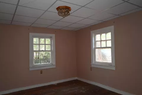 Bedroom - 36919 Oak St, Burney, CA 96013 photo 1 of 2