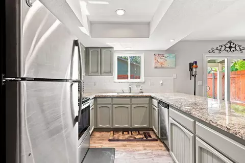 Kitchen - 1896 Del Mar Ave, Redding, CA 96003 photo 3 of 5