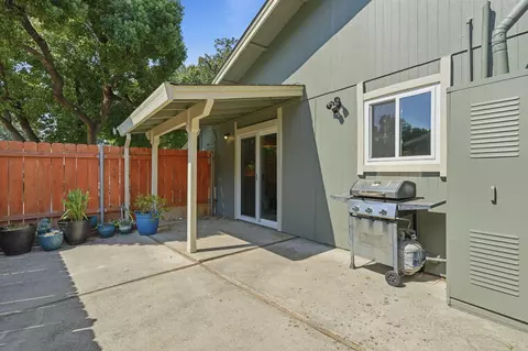 Exterior - 1896 Del Mar Ave, Redding, CA 96003 photo 4 of 10