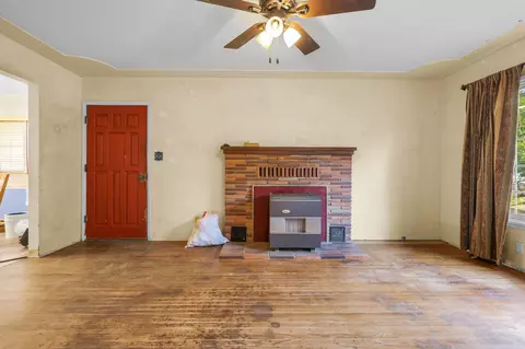 Living - 2501 Star Dr, Redding, CA 96001 photo 4 of 6