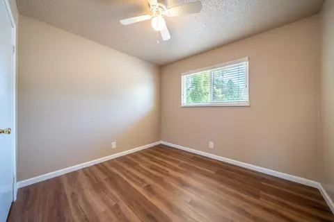 Bedroom - 3870 Mercury Dr, Redding, CA 96002 photo 4 of 5