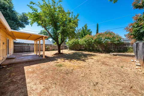 Exterior - 3870 Mercury Dr, Redding, CA 96002 photo 3 of 9
