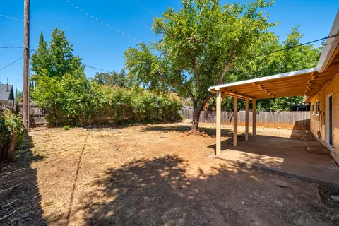 Exterior - 3870 Mercury Dr, Redding, CA 96002 photo 8 of 9
