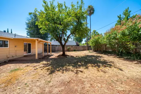 Exterior - 3870 Mercury Dr, Redding, CA 96002 photo 4 of 9