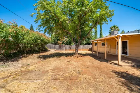 Exterior - 3870 Mercury Dr, Redding, CA 96002 photo 7 of 9