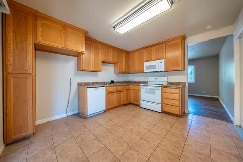 Kitchen - 3870 Mercury Dr, Redding, CA 96002 photo 2 of 4