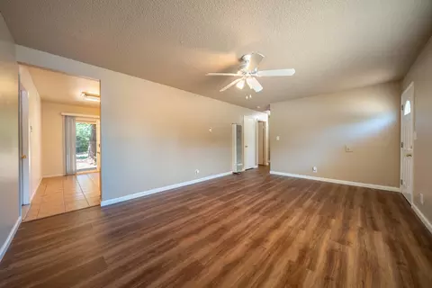 Living - 3870 Mercury Dr, Redding, CA 96002 photo 3 of 4