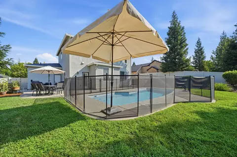 Exterior - 3713 Mario Ave, Redding, CA 96001 photo 5 of 8