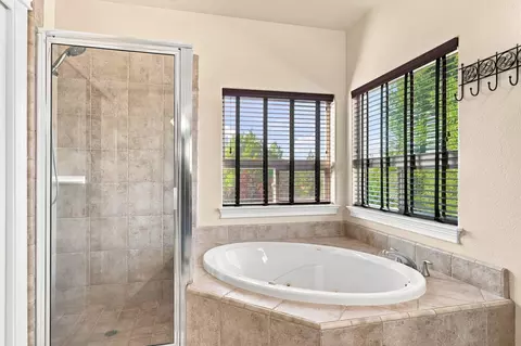 Bath - 3713 Mario Ave, Redding, CA 96001 photo 4 of 5