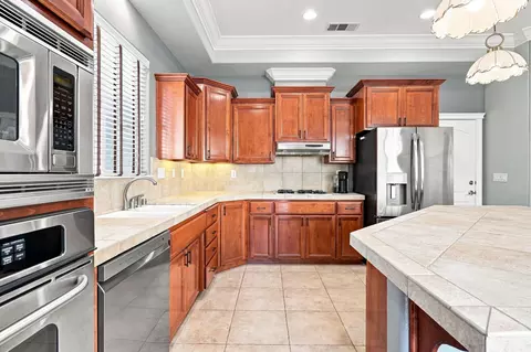 Kitchen - 3713 Mario Ave, Redding, CA 96001 photo 7 of 8