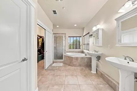 Bath - 3713 Mario Ave, Redding, CA 96001 photo 2 of 5