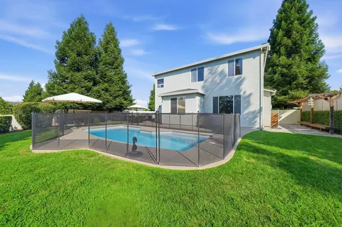Exterior - 3713 Mario Ave, Redding, CA 96001 photo 6 of 8