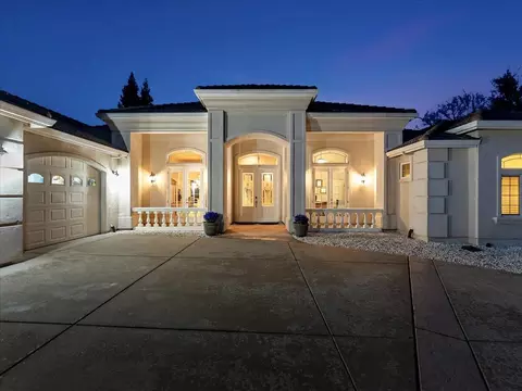 Exterior - 19549 San Vincente Dr, Redding, CA 96003 photo 2 of 8
