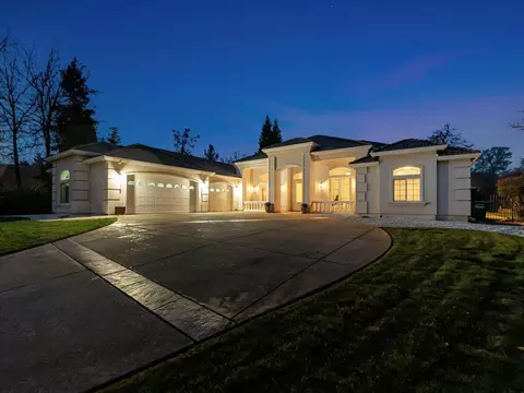 19549 San Vincente Dr, Redding, CA 96003