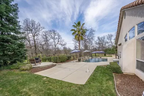 Exterior - 19549 San Vincente Dr, Redding, CA 96003 photo 6 of 8