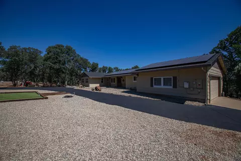 Exterior - 21370 Wilcox Rd, Red Bluff, CA 96080 photo 6 of 7