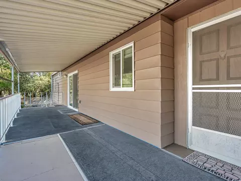 488 Brushwood Dr, Redding, CA 96003 photo 2