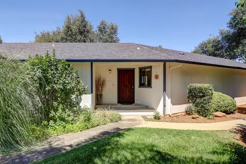 Exterior - 3808 Bluffside Ct, Redding, CA 96002 photo 8 of 9