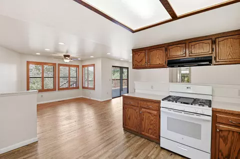 Living - 3808 Bluffside Ct, Redding, CA 96002 photo 6 of 8