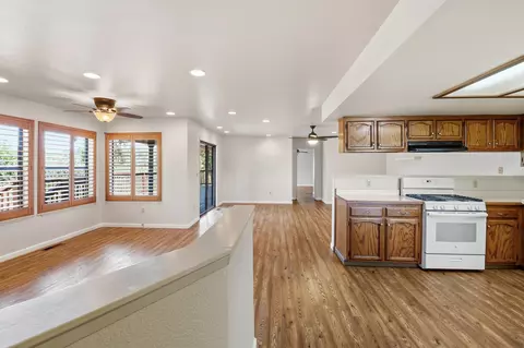 Living - 3808 Bluffside Ct, Redding, CA 96002 photo 2 of 8