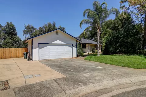 Exterior - 3808 Bluffside Ct, Redding, CA 96002 photo 9 of 9