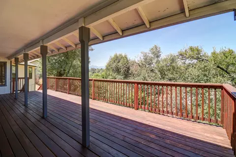 Exterior - 3808 Bluffside Ct, Redding, CA 96002 photo 6 of 9