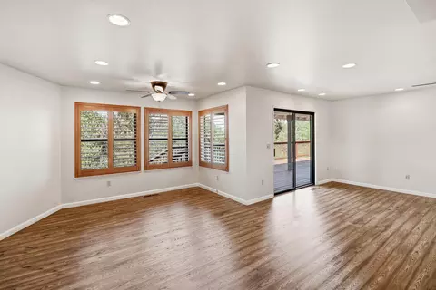 Living - 3808 Bluffside Ct, Redding, CA 96002 photo 3 of 8