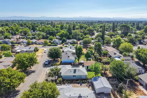 View/Area - 2115 Phobos Ct, Redding, CA 96002 photo 2 of 6