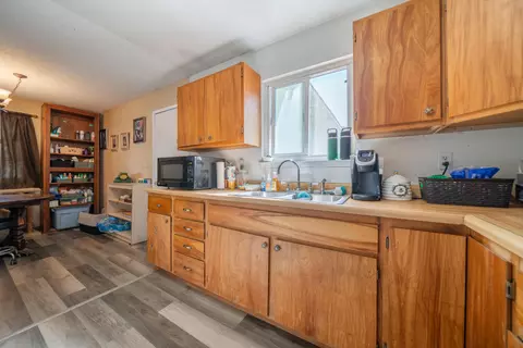 Kitchen - 2115 Phobos Ct, Redding, CA 96002 photo 4 of 4