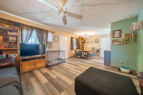 Living - 2115 Phobos Ct, Redding, CA 96002 photo 2 of 2