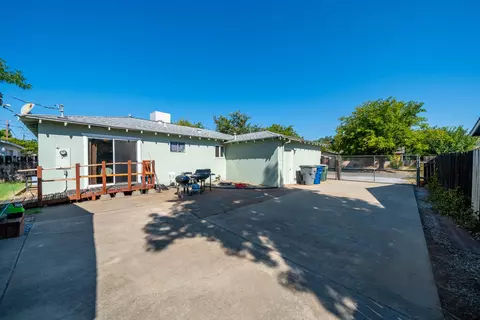 Exterior - 2115 Phobos Ct, Redding, CA 96002 photo 7 of 16